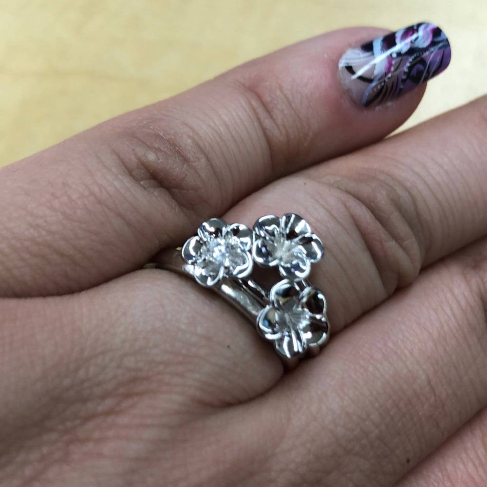 Sexy  sweet flower 🌸 ring